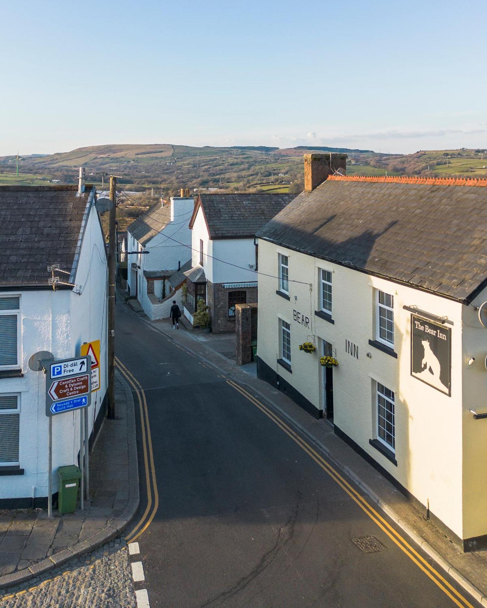 The Bear Inn Llantrisant  Extérieur photo
