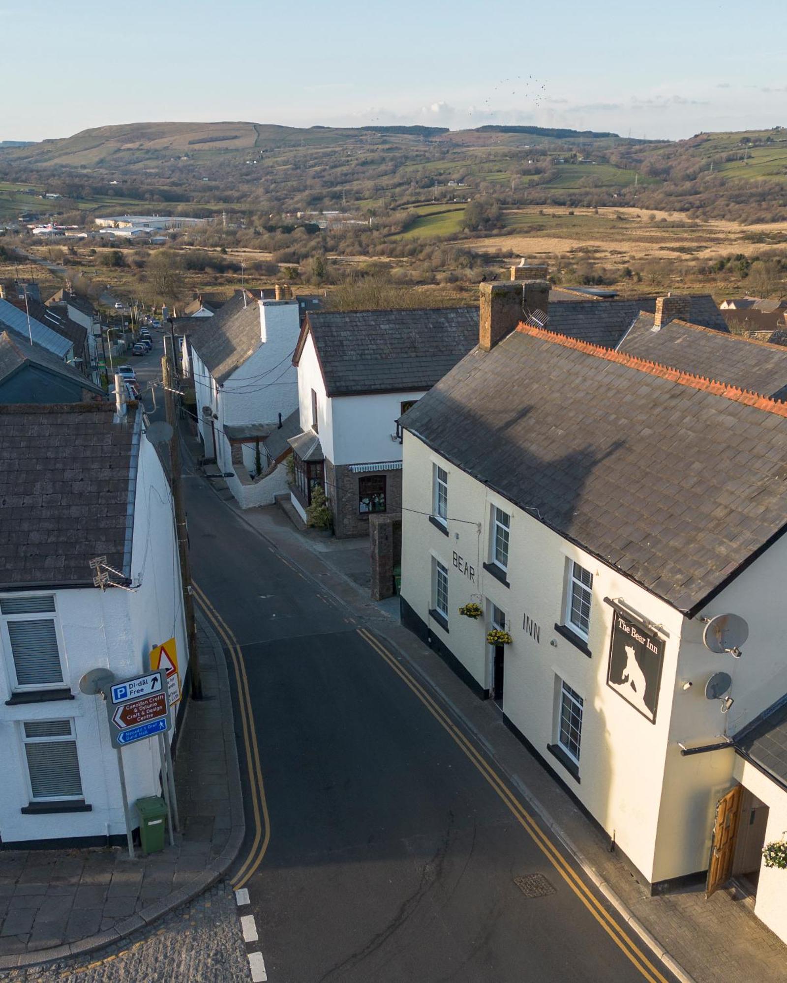 The Bear Inn Llantrisant  Extérieur photo
